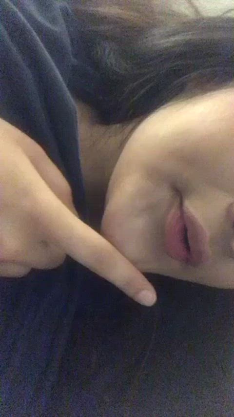 Wanna try sucking them?😚