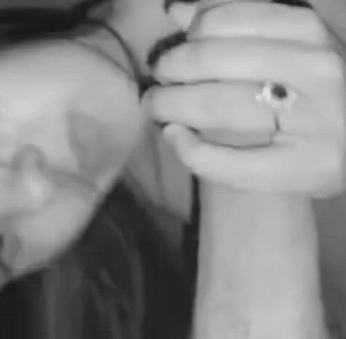 Petite Hotwife loves sucking