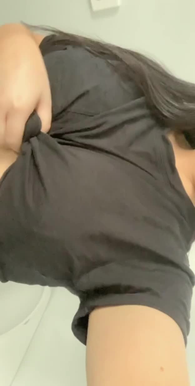 People don't believe me when I tell them my tits are DDD's ?