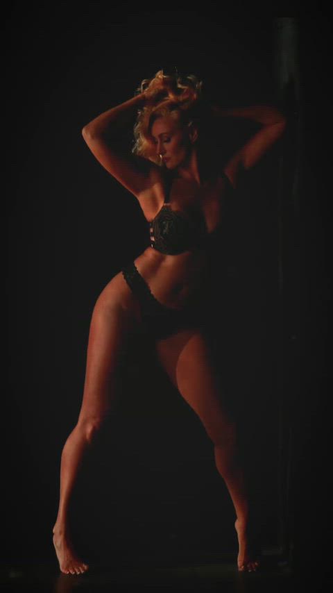 big ass big tits lingerie photoshoot thick thighs gif