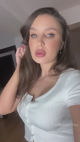 Me and my juicy ass want some attention