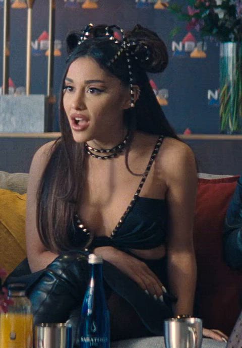 ariana grande celebrity female gif