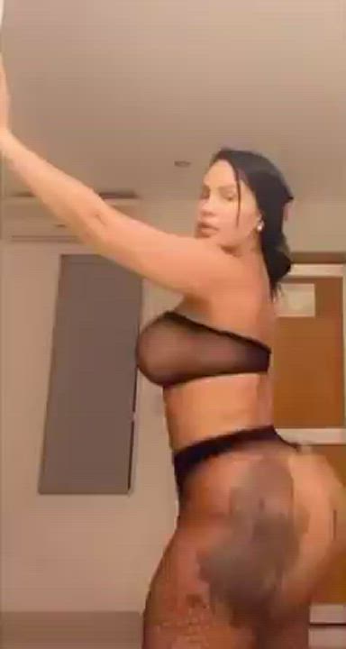 Fishnets Twerk
