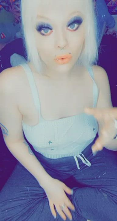 Size queen who loves to do [rate]s CBT, SPH, CEI. Looking for a cute domme? Come