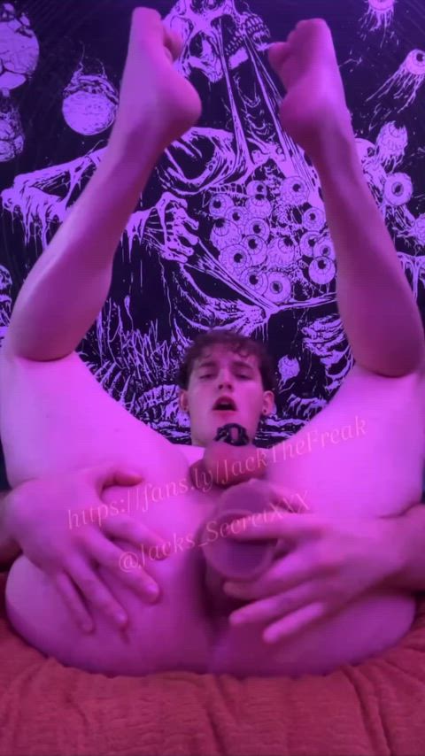 This dildo always leaves my hole gasping for air 