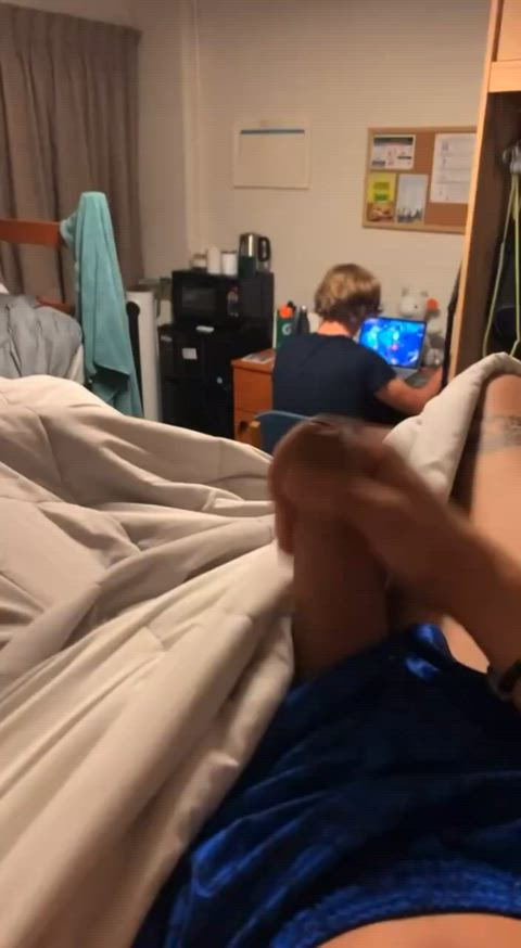 When your bro isn’t looking