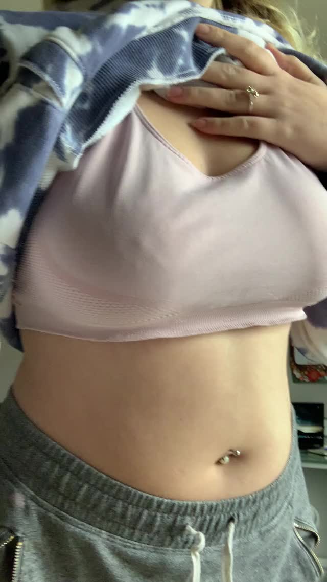 I'm back!? here's a little sports bra drop for you!