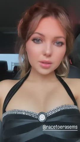 Big Tits Cleavage Natural Tits gif