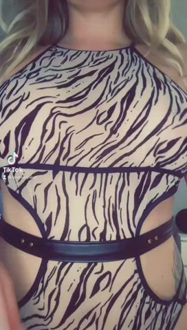 See my tits pop out