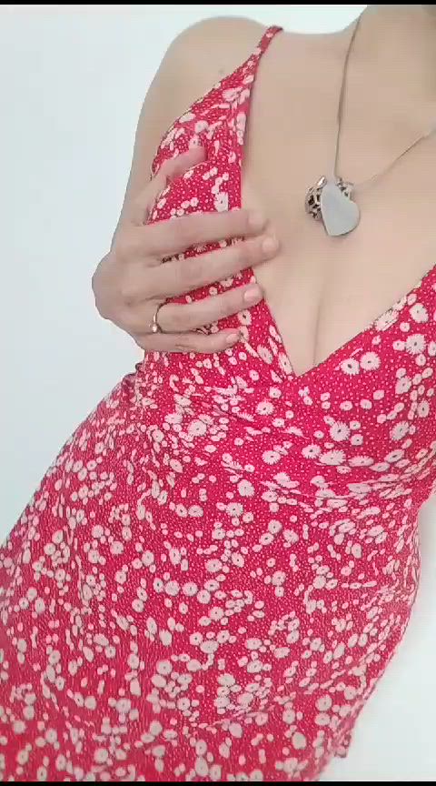 Would you tit fuck my married body this Titty Tuesday? 😘😈 [Video]