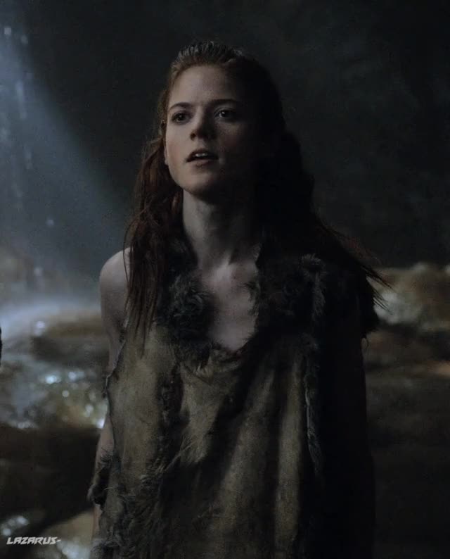 Celeb - Rose Leslie (xpost r/celeb_redheads)