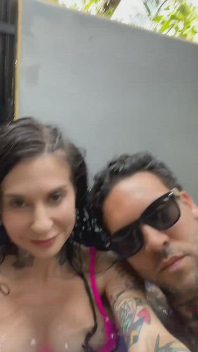 Joanna Angel and Aubrey Kate blowjob
