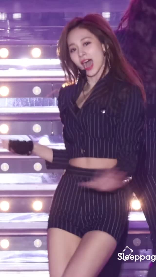 Twice - Tzuyu 190428 2
