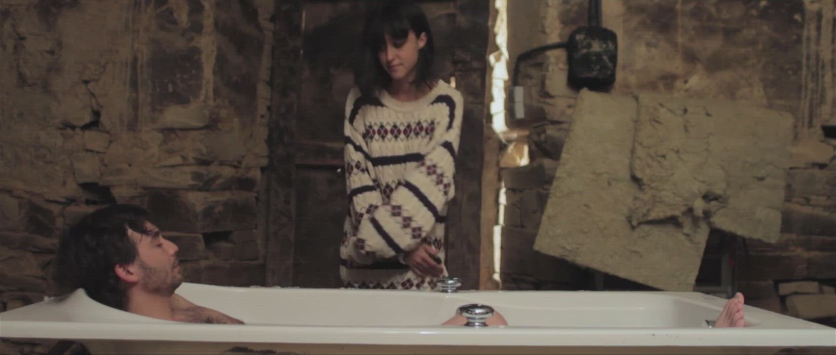 Sara Martinez &amp; Mario Rebollo - Lazaro: An Improvised Film (ES2017) - Bathtub