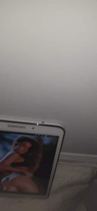 Cumshot On Sommer Ray's Perfect Ass