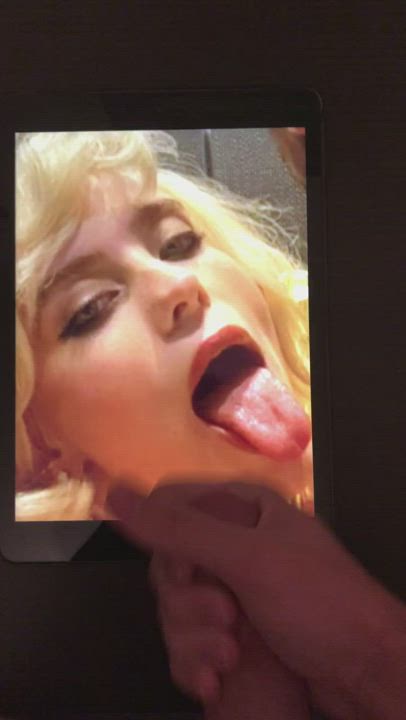 Gave Billie Eilish a huge load on her face and tongue