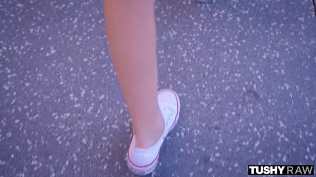 Follow Me TUSHY RAW