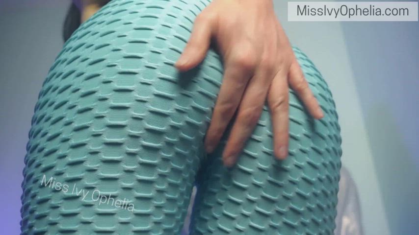 You are Miss Ivy's goon. You can't stop stroking for My ass.