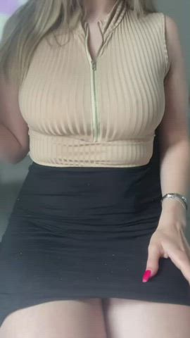 I love easy access tops at work, great for stress relief!