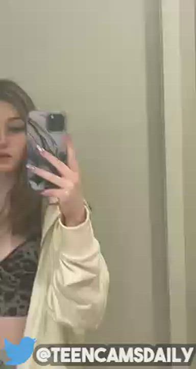 WOW!! SHE IS HOT!! 😈😈