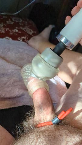 That first slide into the Hitachi cock sleeve 🍆📳