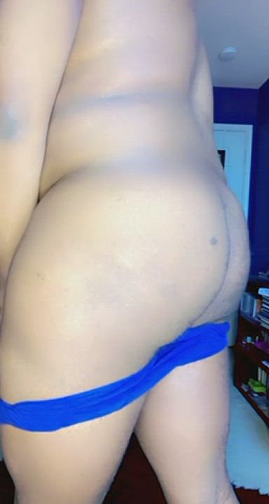 [23] let me post this before I head to the gym. Send me naughty messages 😘