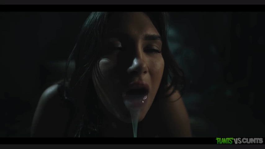 Ellie Luna plant tentacle slut