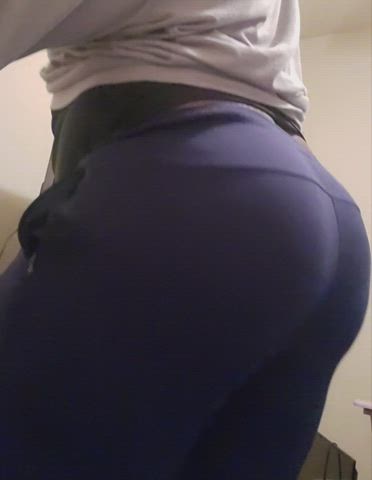 Having a lil too much fun 🍑💦