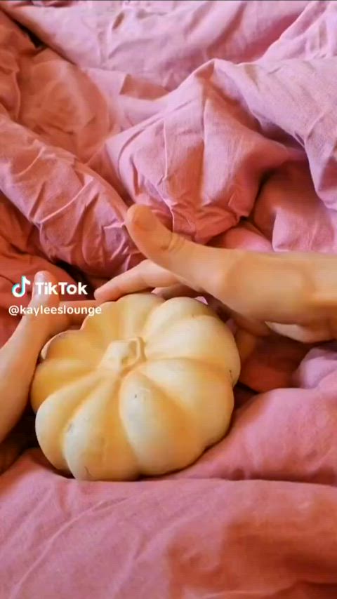 flashing pussy pussy lips shaved pussy tiktok gif