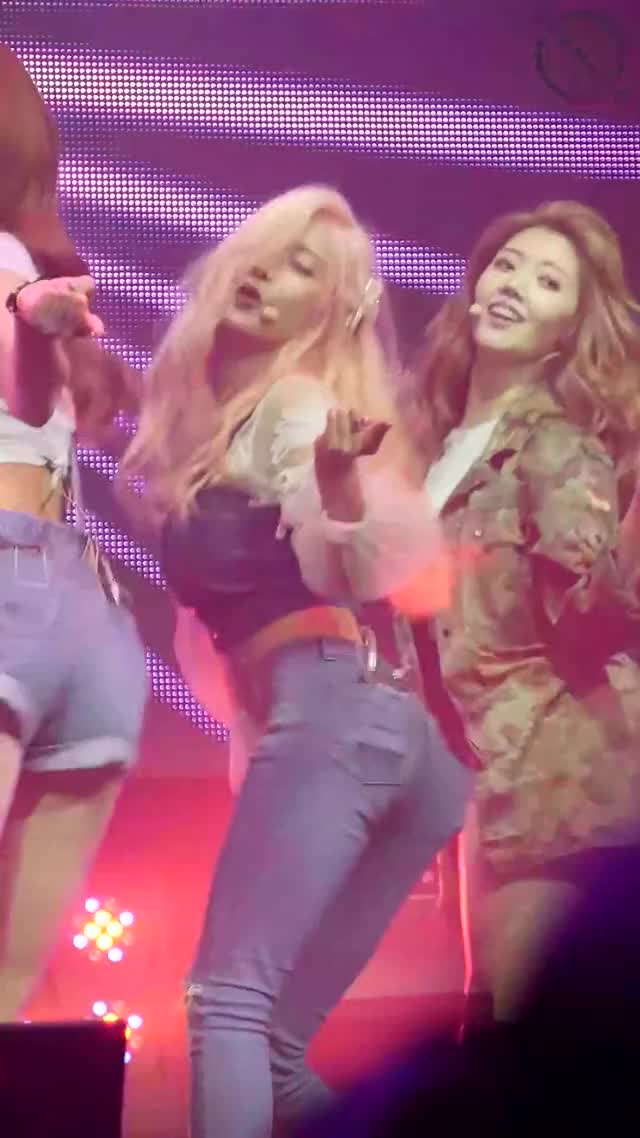 160215 Hyunyoung midriff 3 (Whoo) 2 loop