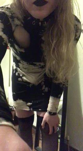 Wanted to show off the new dress I picked up🖤