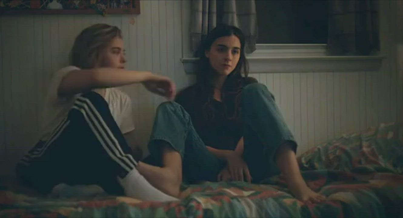 Chloe grace Moretz making out