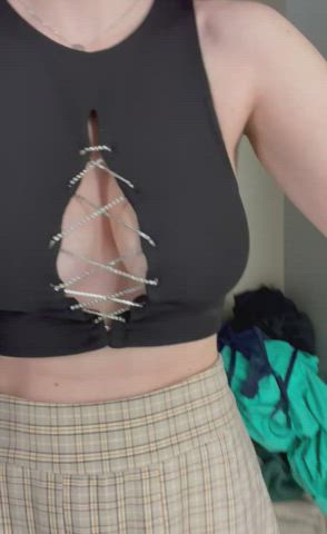 This top is not tight enough to hold my wild boobs. 🥵