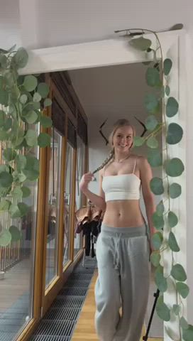 Anyone knows her?
