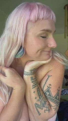 Im Mommy Bonnie, a BBW/SBBW milf, Mommy Domme and size queen. Taboo mommy roleplay,