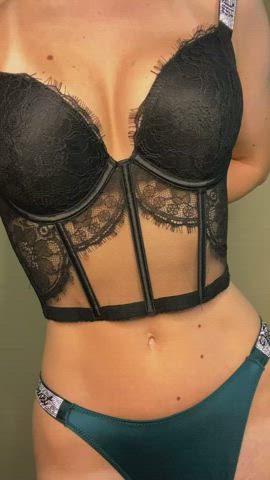 Taking off lingerie is so freeing😈😆