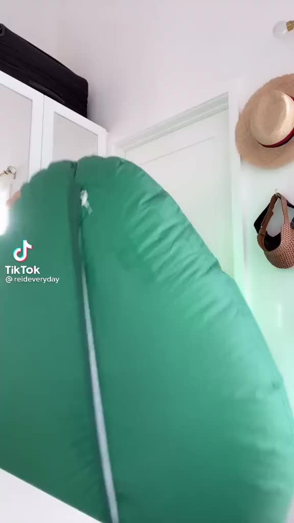 Avocado Riley Reid