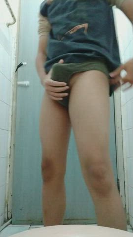 Reason why I'm a bottom, small shaft-