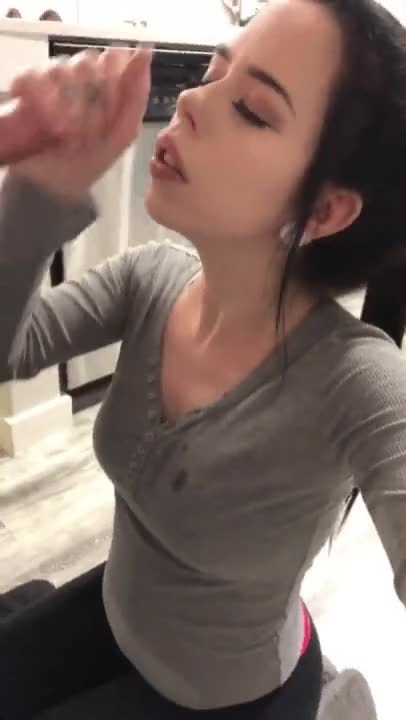 Lovely teen milks out a load