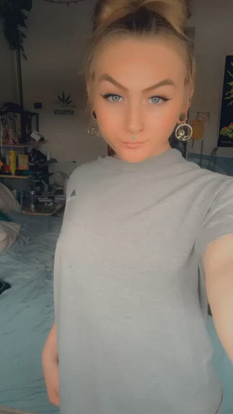 would you stay the night with me?😇