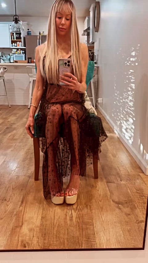 Black Nighty, Blonde Hair