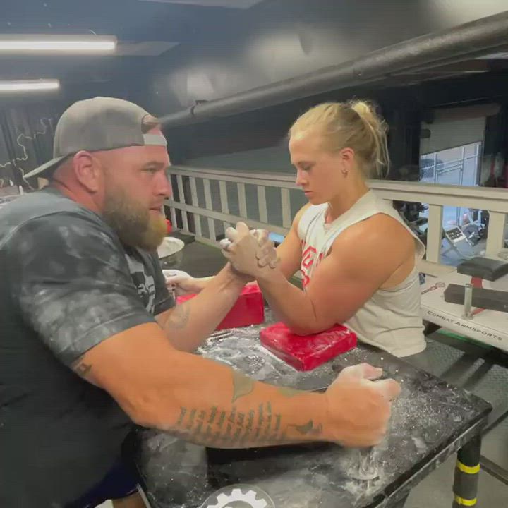 Sarah Bäckman - beating this bro with absolute ease.