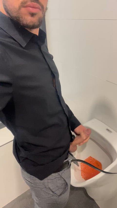 Wanna suck me in public? Lunch break - I am full of cum and ready 🍆💦