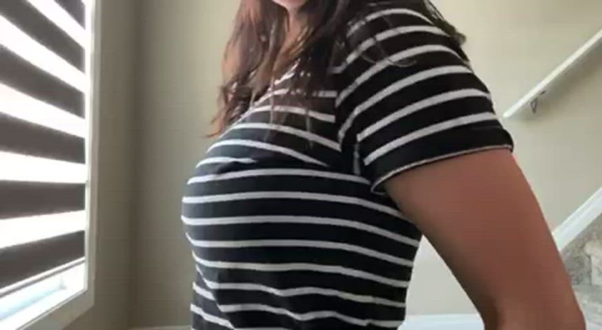 big tits boobs latina sideboob teen tits titty drop gif