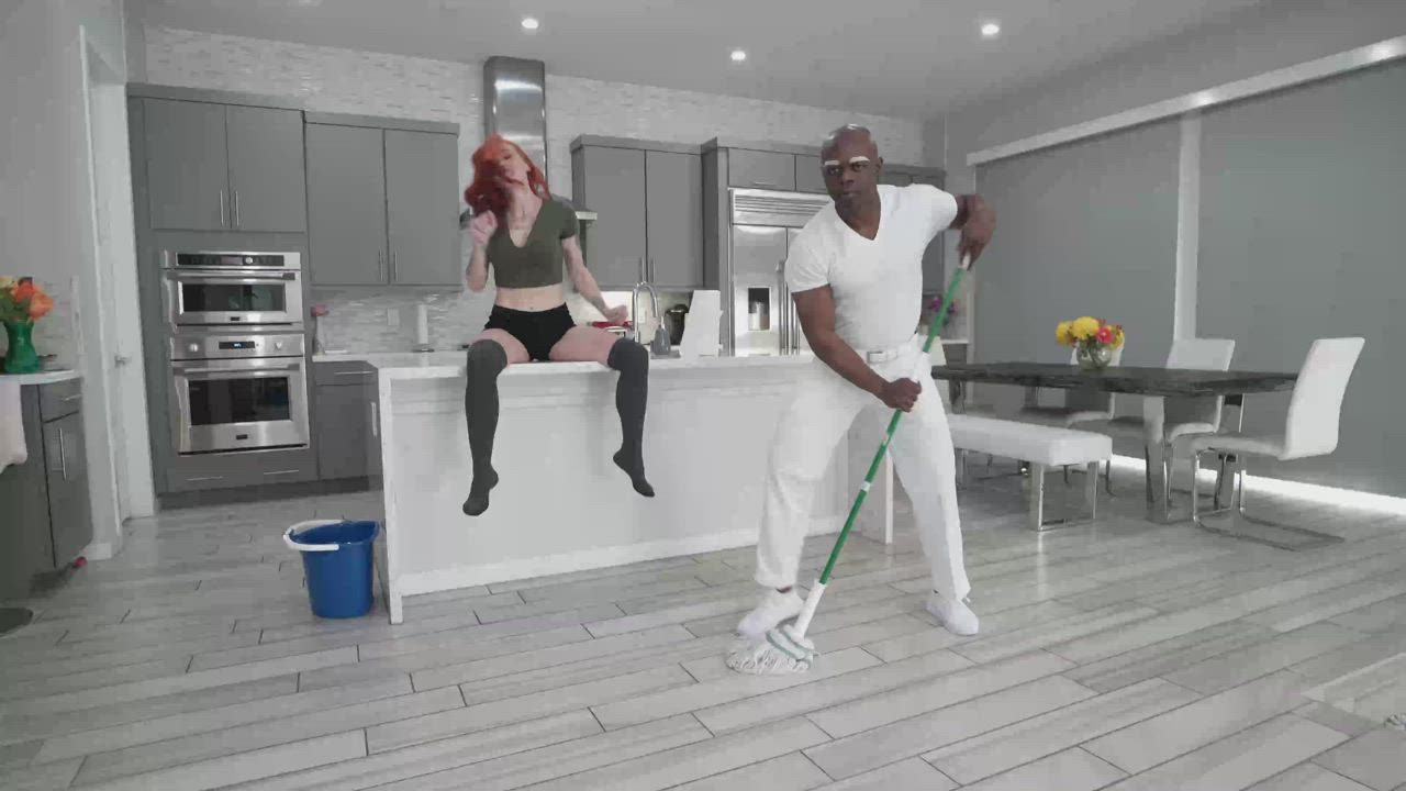 Watch Jupiter Jetson get a groove back on willtilexxx.com