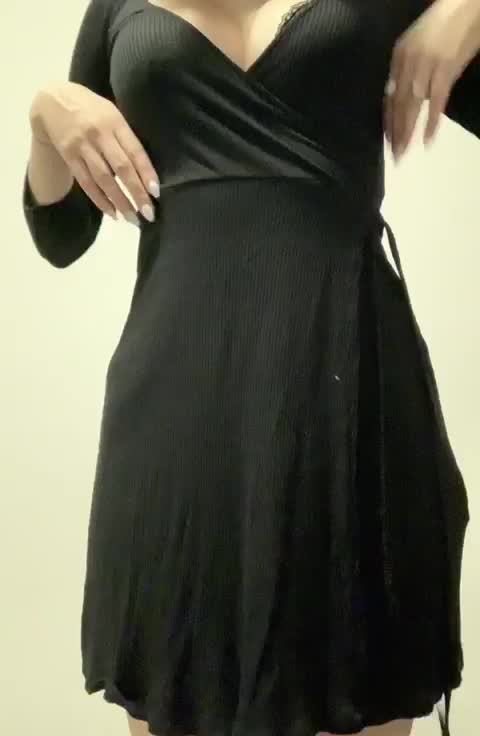 18 ? Petite Girl 40% off for the next 40 subs!! [full video on OF] I won't bite unless