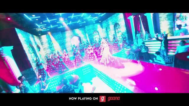 Chamma Chamma Full Video - Fraud Saiyaan | Elli AvrRam pt4