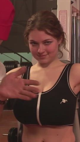 Sports Bra goes wrong in the Gym