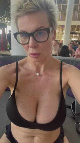 Milf short hair always fun ?