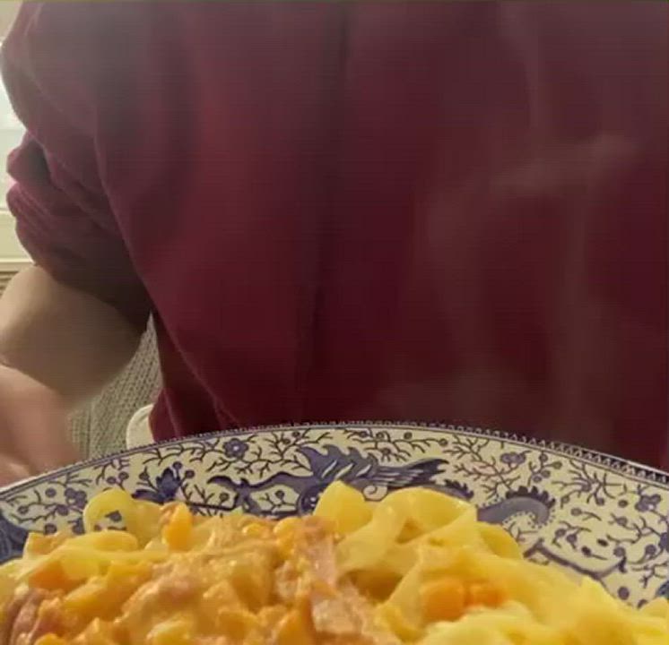 I’m just an Italian who loves pasta and feet